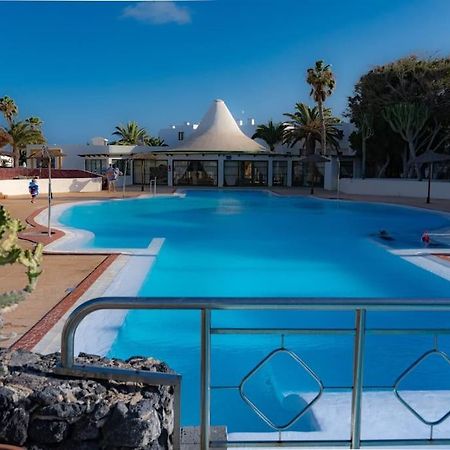 Pequeno Bungalow Firt Line Of The Sea Costa Teguise Eksteriør bilde
