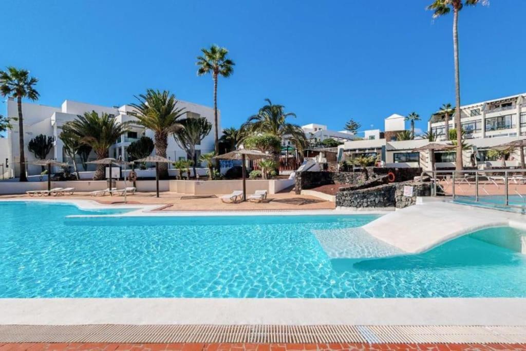 Pequeno Bungalow Firt Line Of The Sea Costa Teguise Eksteriør bilde