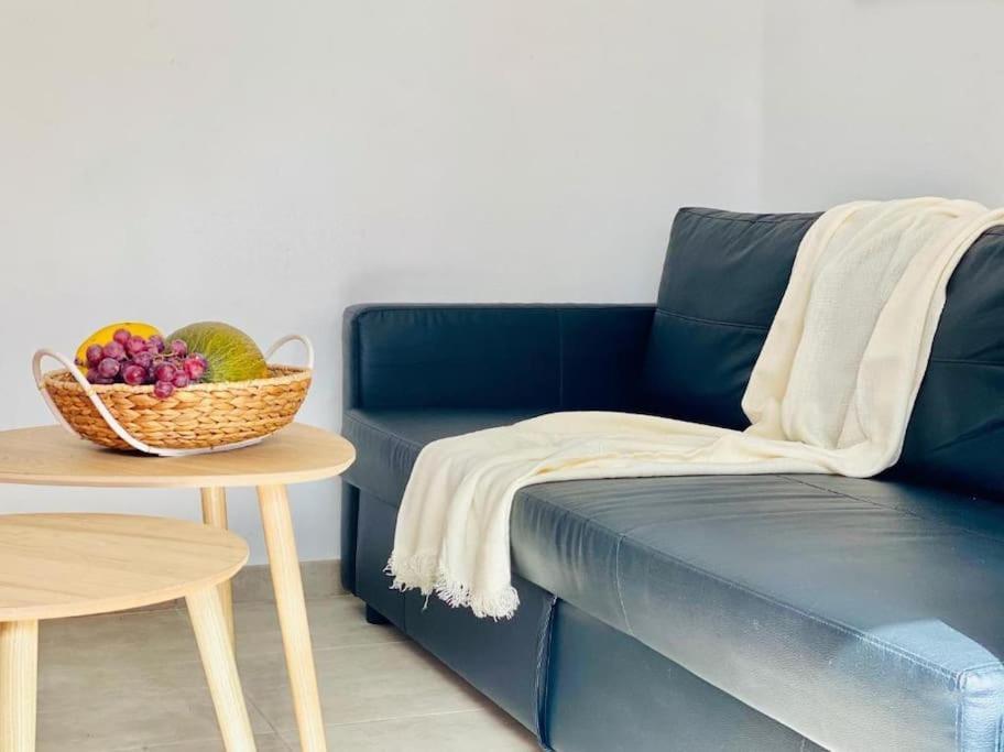Pequeno Bungalow Firt Line Of The Sea Costa Teguise Eksteriør bilde