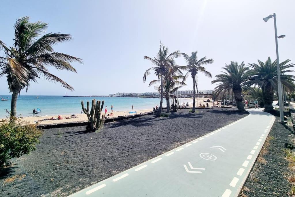 Pequeno Bungalow Firt Line Of The Sea Costa Teguise Eksteriør bilde